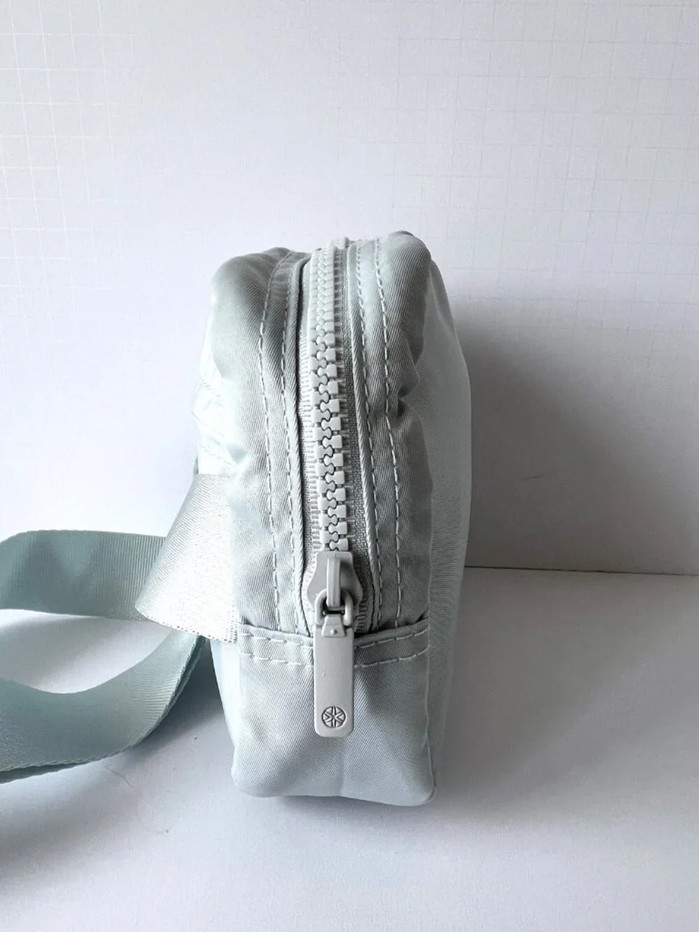 Gaiam Sidekick Sling Bag, Fanny Pack, or Crossbody Sky Blue, New - Picture 10 of 15